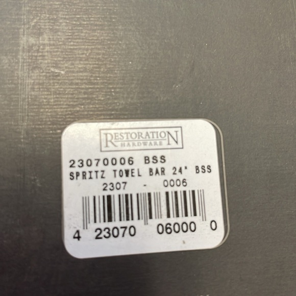 Restoration Hardware spritz 24” towel bar - Picture 6 of 6